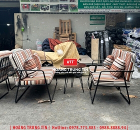 Sofa sắt nệm cafe HTT10