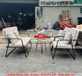Sofa sắt nệm cafe HTT11