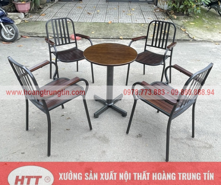 Bàn ghế chân sắt mặt gỗ (thanh lý) tại TP.HCM