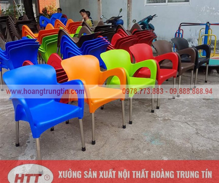 Cung cấp bàn ghế nhựa đúc chân nhôm tại Cần Thơ