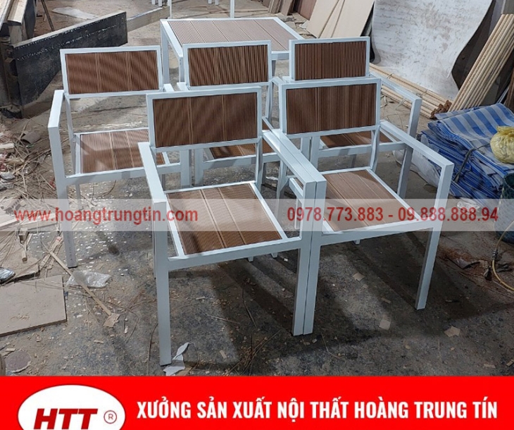 Xưởng cung cấp bàn ghế sắt gỗ giá rẻ tại Hòa Bình