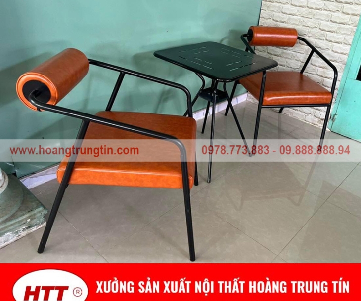 Bàn ghế sắt nệm chất lượng giá xưởng tại Hòa Bình