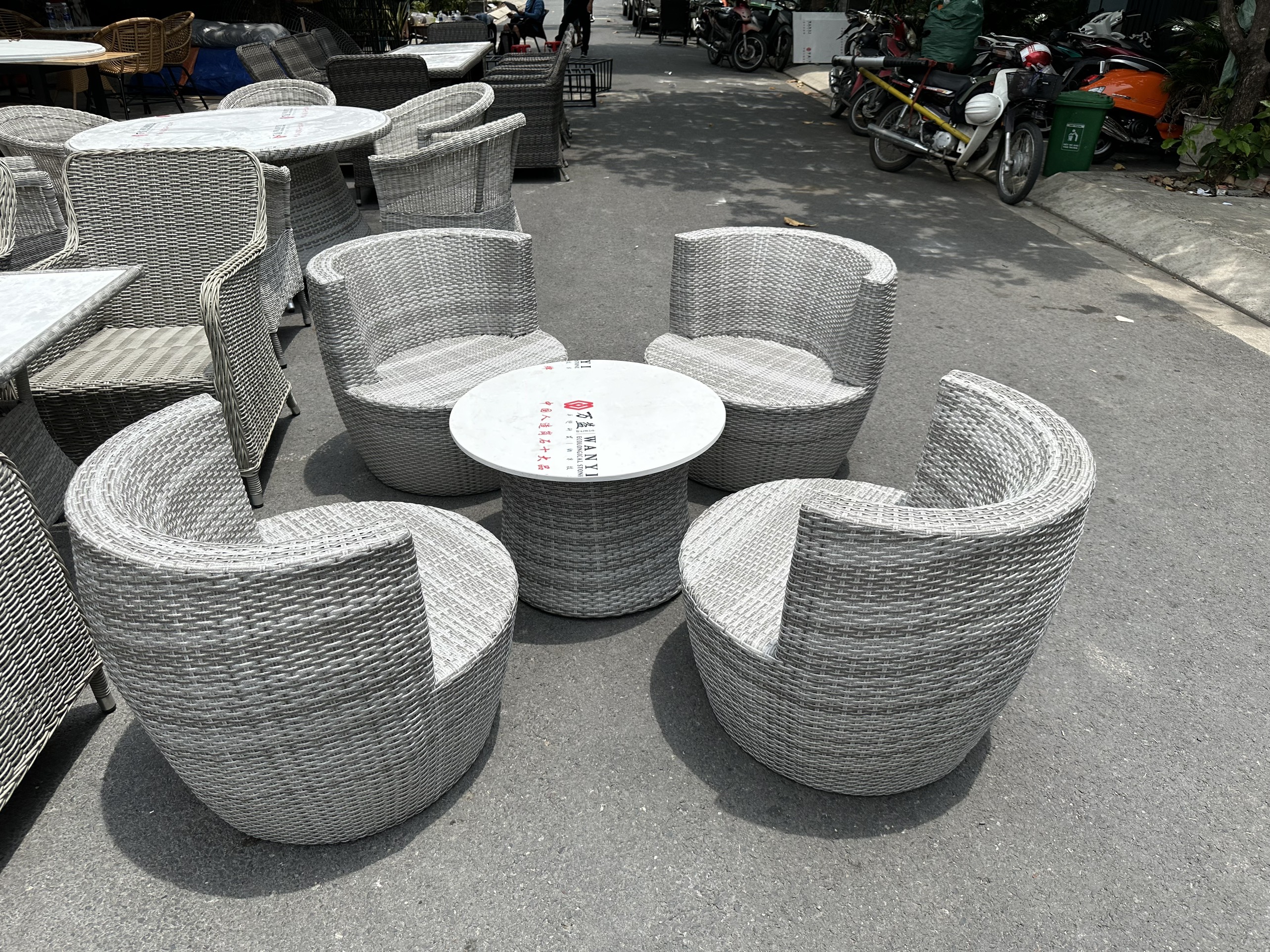 Thanh Lý Bộ Bàn Ghế Sofa Mây Nhựa Ngoài Trời Màu Xám – Hàng Đẹp Giá Tốt Tại Xưởng
